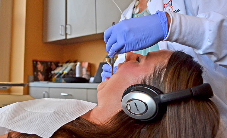 Dental Anxiety Relieved by Country Music
